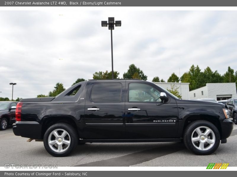 Black / Ebony/Light Cashmere 2007 Chevrolet Avalanche LTZ 4WD