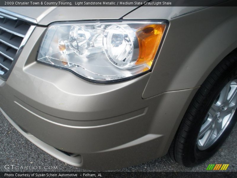 Light Sandstone Metallic / Medium Slate Gray/Light Shale 2009 Chrysler Town & Country Touring
