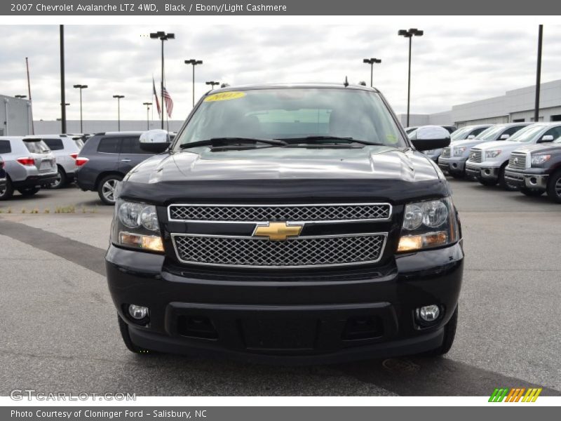 Black / Ebony/Light Cashmere 2007 Chevrolet Avalanche LTZ 4WD