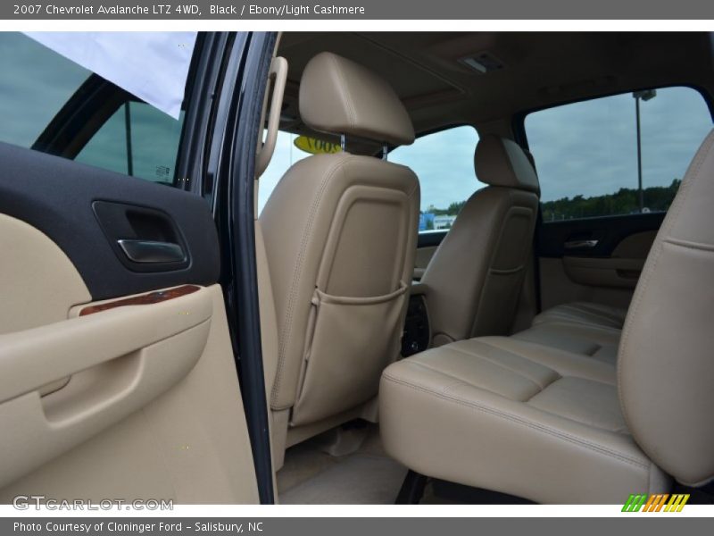 Black / Ebony/Light Cashmere 2007 Chevrolet Avalanche LTZ 4WD