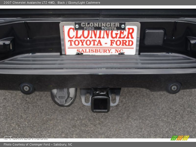 Black / Ebony/Light Cashmere 2007 Chevrolet Avalanche LTZ 4WD