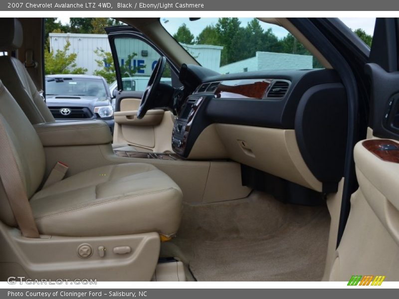 Black / Ebony/Light Cashmere 2007 Chevrolet Avalanche LTZ 4WD
