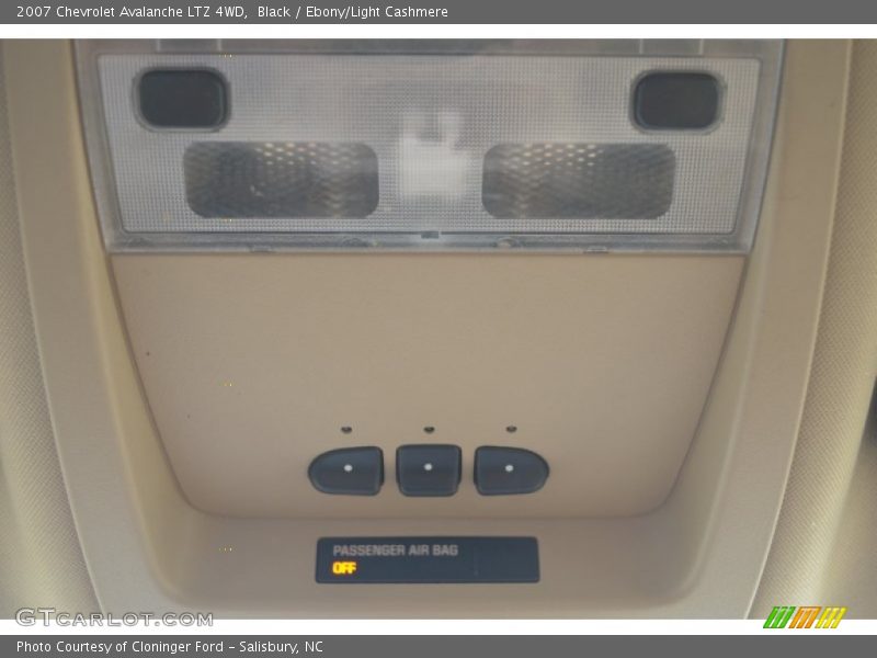 Black / Ebony/Light Cashmere 2007 Chevrolet Avalanche LTZ 4WD