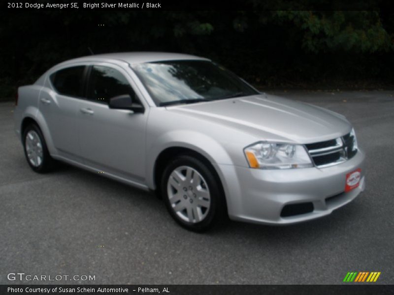 Bright Silver Metallic / Black 2012 Dodge Avenger SE