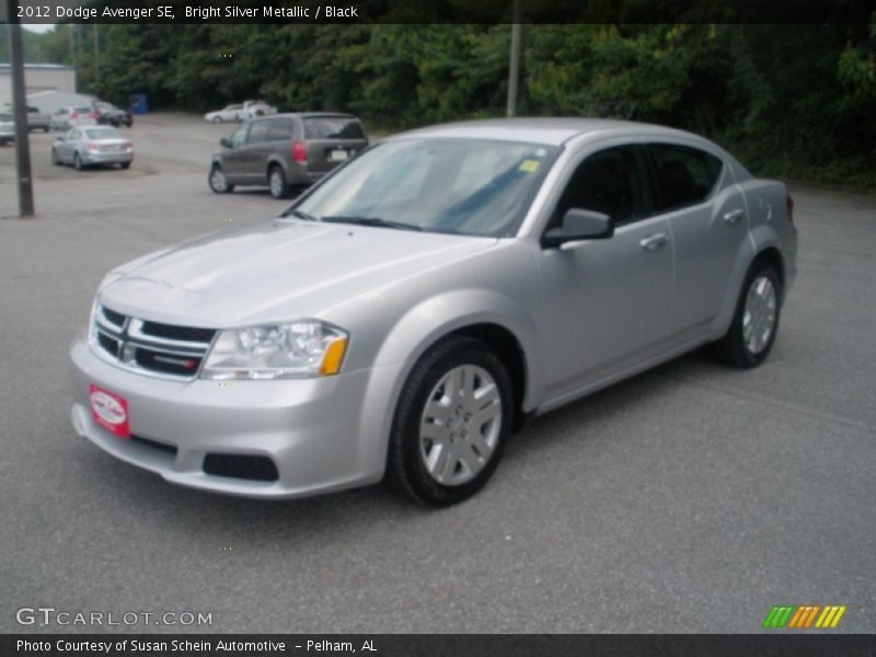 Bright Silver Metallic / Black 2012 Dodge Avenger SE