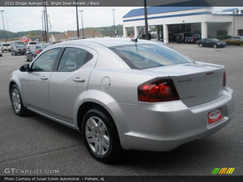 Bright Silver Metallic / Black 2012 Dodge Avenger SE