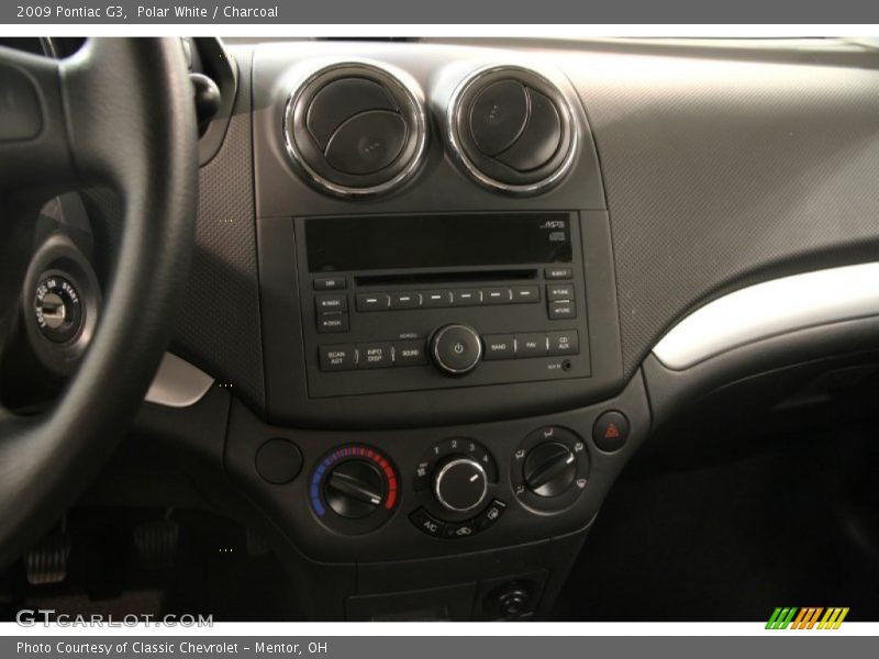 Polar White / Charcoal 2009 Pontiac G3