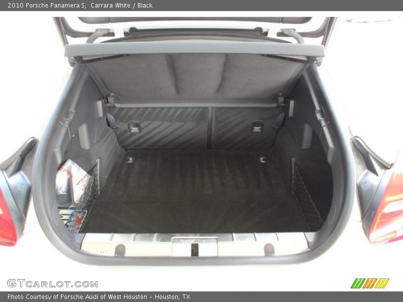  2010 Panamera S Trunk