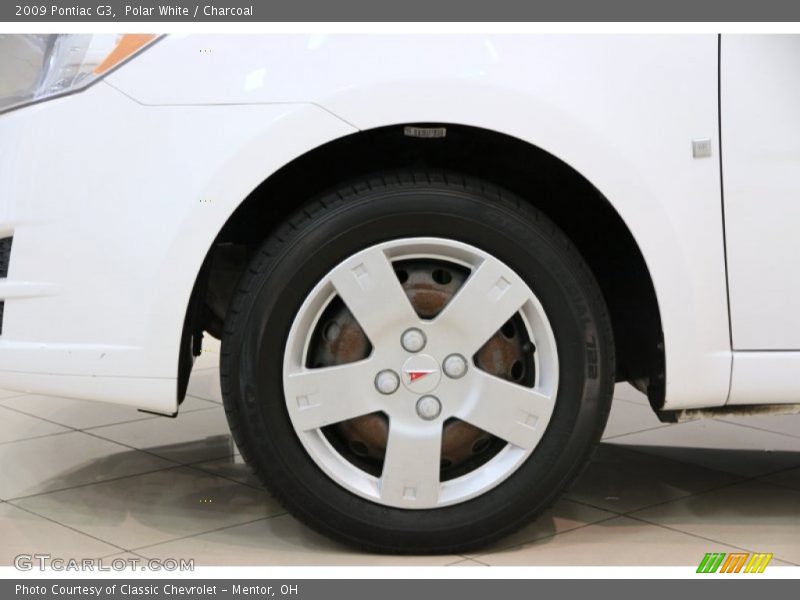 Polar White / Charcoal 2009 Pontiac G3