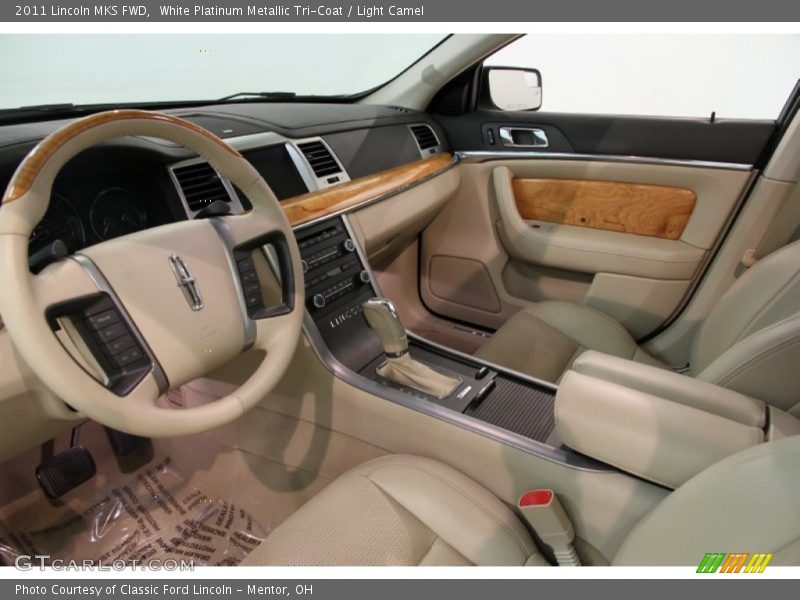 White Platinum Metallic Tri-Coat / Light Camel 2011 Lincoln MKS FWD