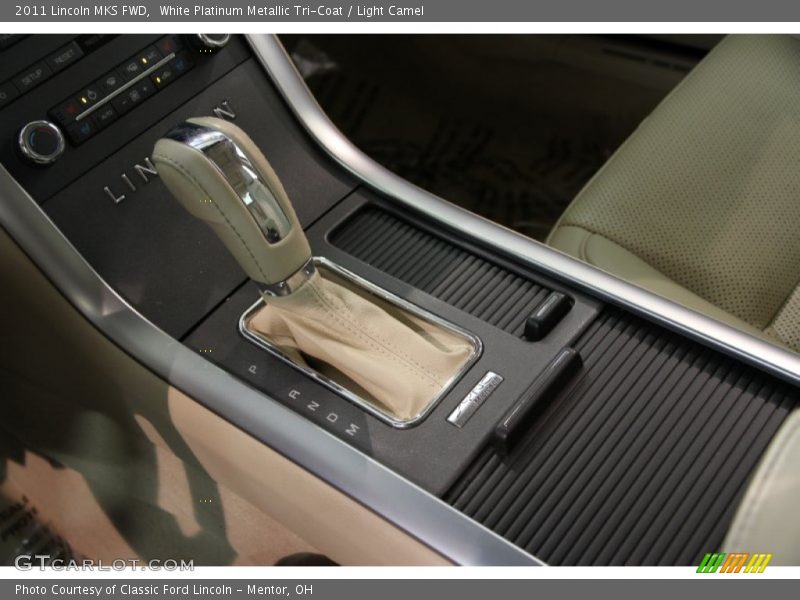 White Platinum Metallic Tri-Coat / Light Camel 2011 Lincoln MKS FWD