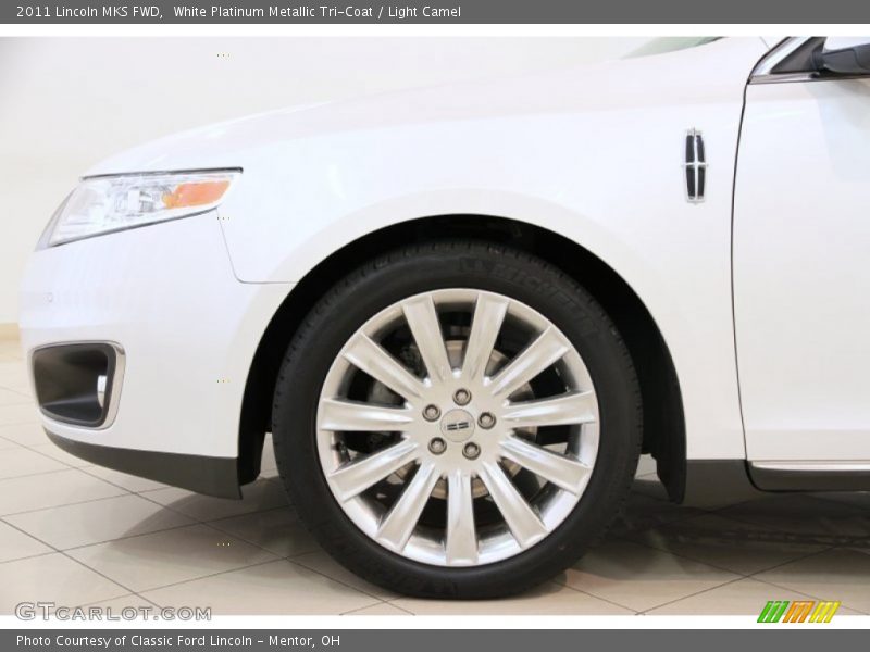 White Platinum Metallic Tri-Coat / Light Camel 2011 Lincoln MKS FWD