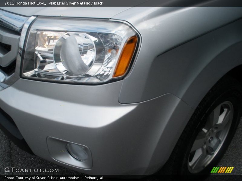 Alabaster Silver Metallic / Black 2011 Honda Pilot EX-L
