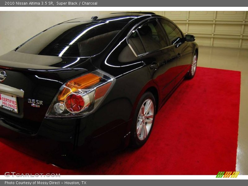 Super Black / Charcoal 2010 Nissan Altima 3.5 SR