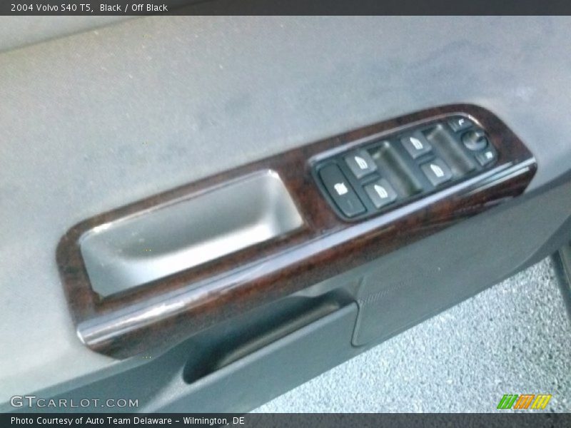 Black / Off Black 2004 Volvo S40 T5