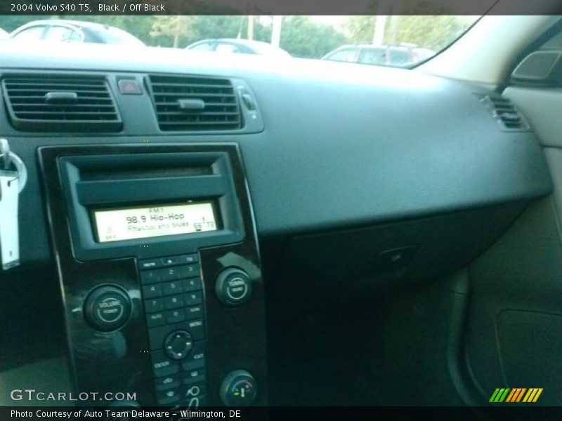 Black / Off Black 2004 Volvo S40 T5