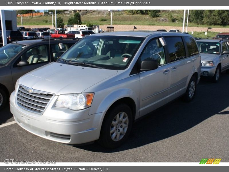 Bright Silver Metallic / Medium Slate Gray/Light Shale 2009 Chrysler Town & Country LX