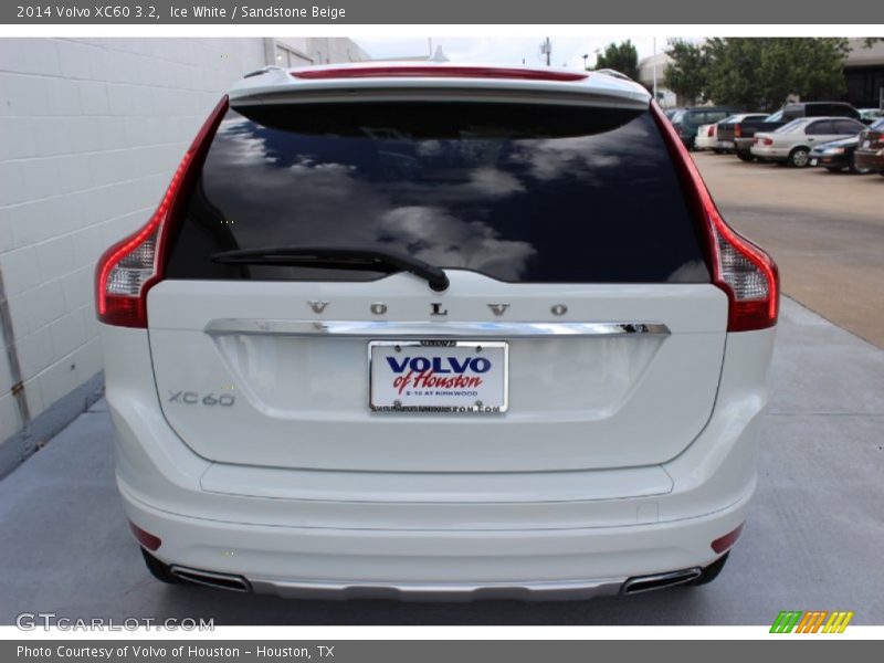 Ice White / Sandstone Beige 2014 Volvo XC60 3.2