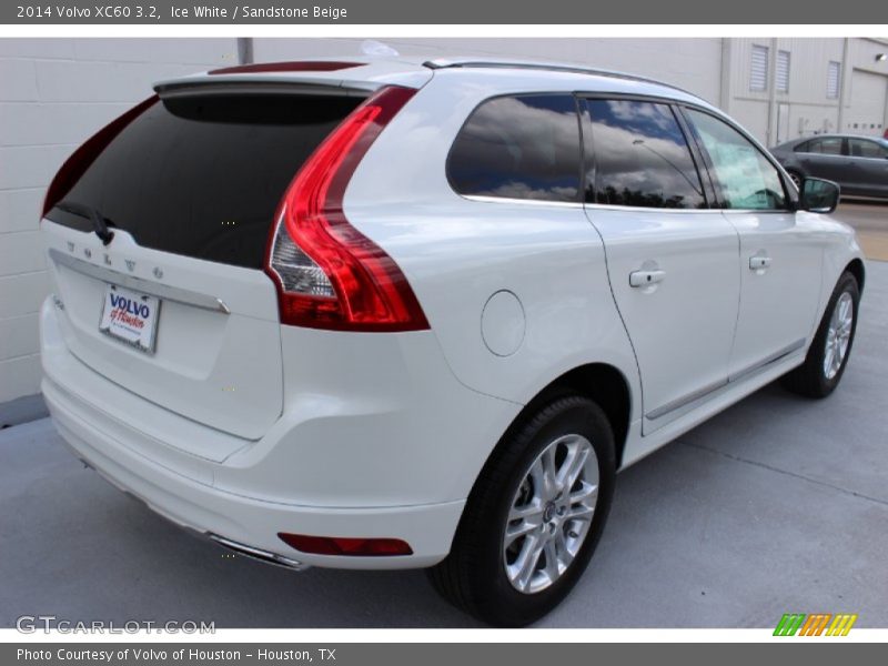 Ice White / Sandstone Beige 2014 Volvo XC60 3.2