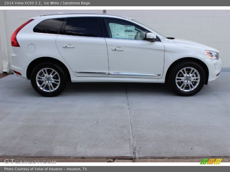 Ice White / Sandstone Beige 2014 Volvo XC60 3.2