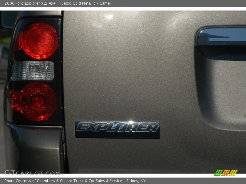 Pueblo Gold Metallic / Camel 2006 Ford Explorer XLS 4x4
