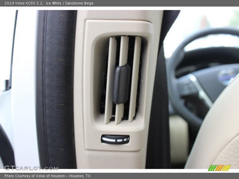 Ice White / Sandstone Beige 2014 Volvo XC60 3.2