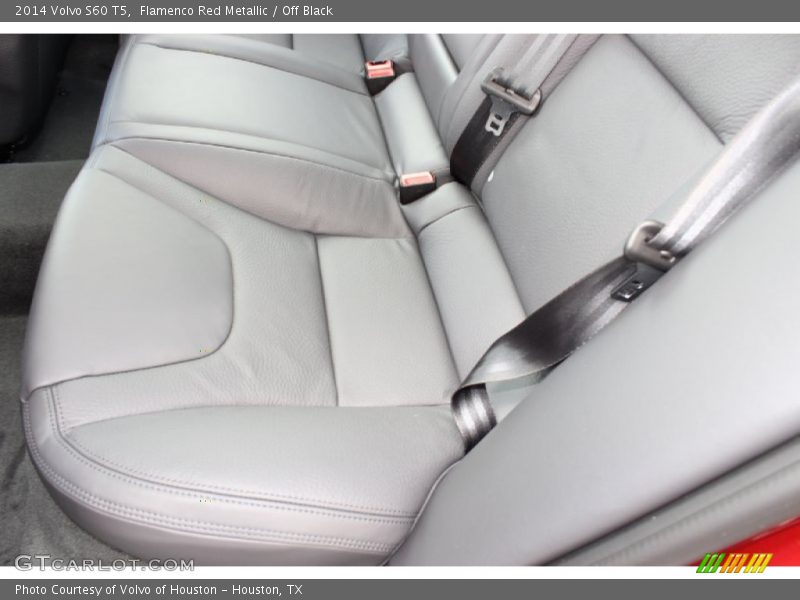 Flamenco Red Metallic / Off Black 2014 Volvo S60 T5