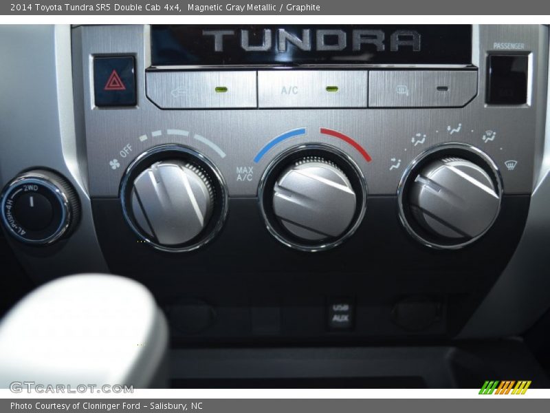 Magnetic Gray Metallic / Graphite 2014 Toyota Tundra SR5 Double Cab 4x4