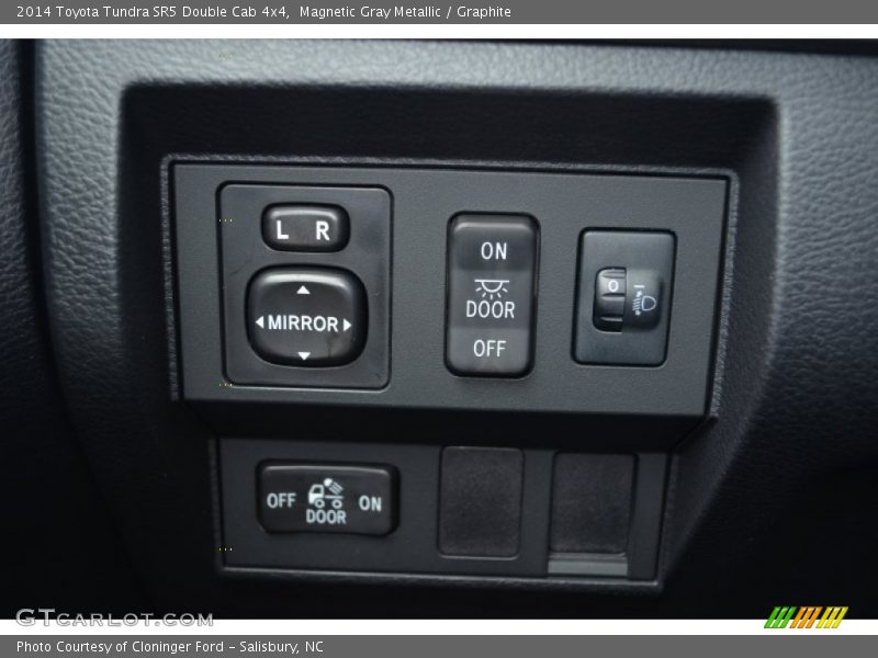 Magnetic Gray Metallic / Graphite 2014 Toyota Tundra SR5 Double Cab 4x4
