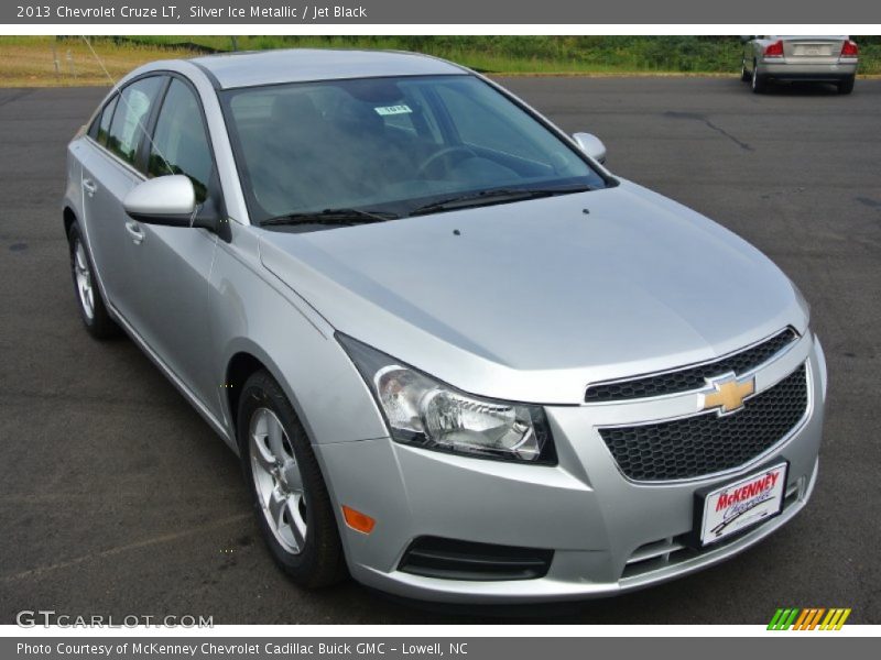 Silver Ice Metallic / Jet Black 2013 Chevrolet Cruze LT