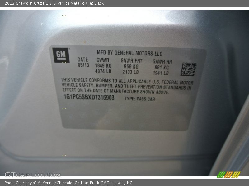 Silver Ice Metallic / Jet Black 2013 Chevrolet Cruze LT