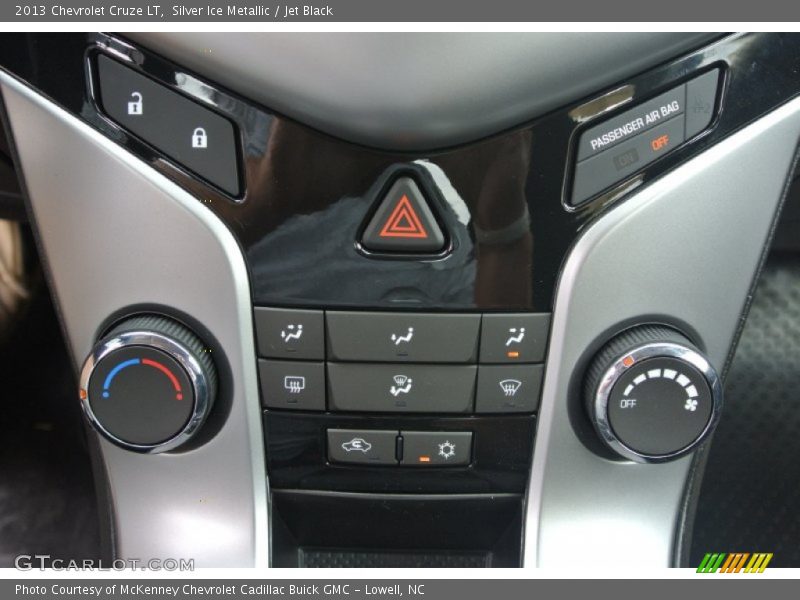 Silver Ice Metallic / Jet Black 2013 Chevrolet Cruze LT