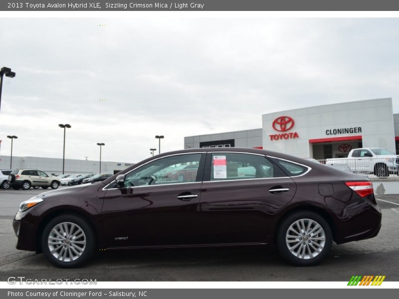Sizzling Crimson Mica / Light Gray 2013 Toyota Avalon Hybrid XLE