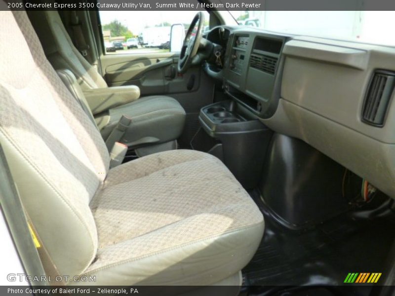 Summit White / Medium Dark Pewter 2005 Chevrolet Express 3500 Cutaway Utility Van
