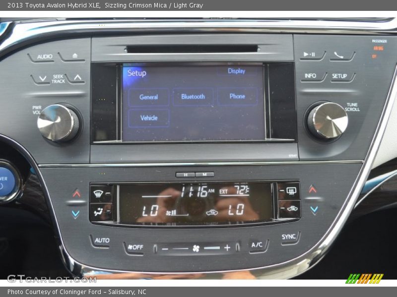 Sizzling Crimson Mica / Light Gray 2013 Toyota Avalon Hybrid XLE
