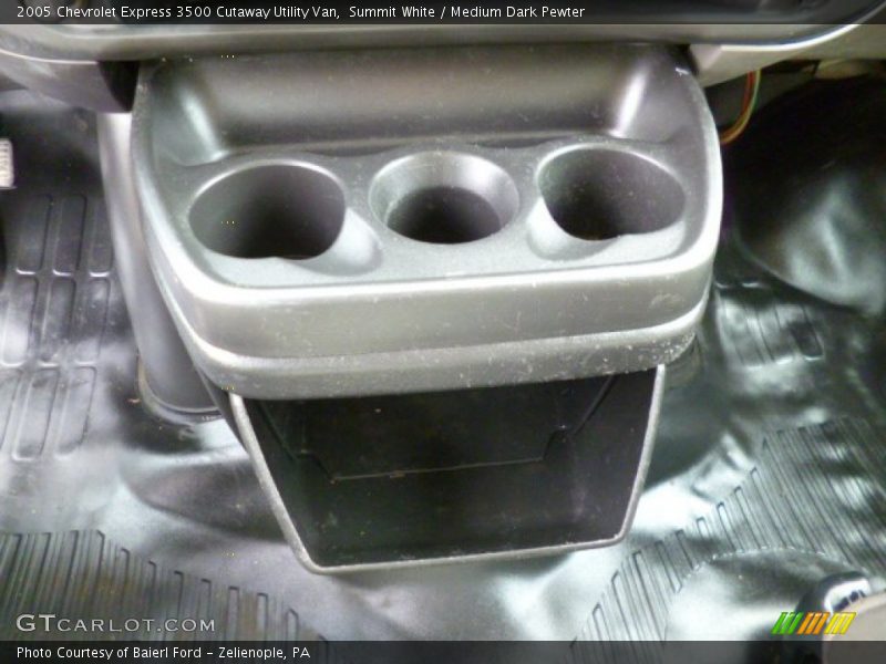 Summit White / Medium Dark Pewter 2005 Chevrolet Express 3500 Cutaway Utility Van