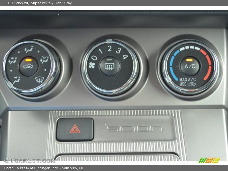 Super White / Dark Gray 2013 Scion xB