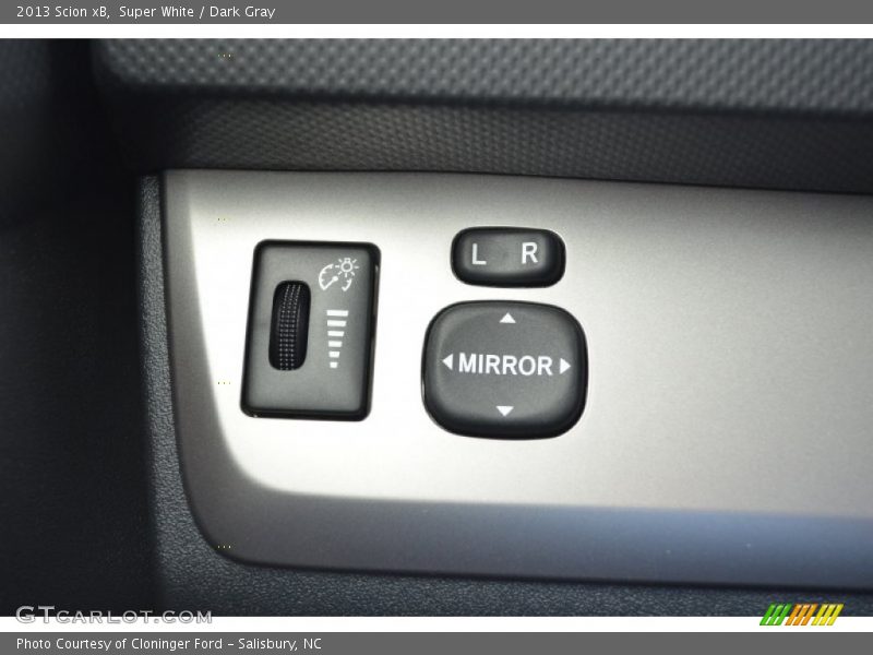 Super White / Dark Gray 2013 Scion xB