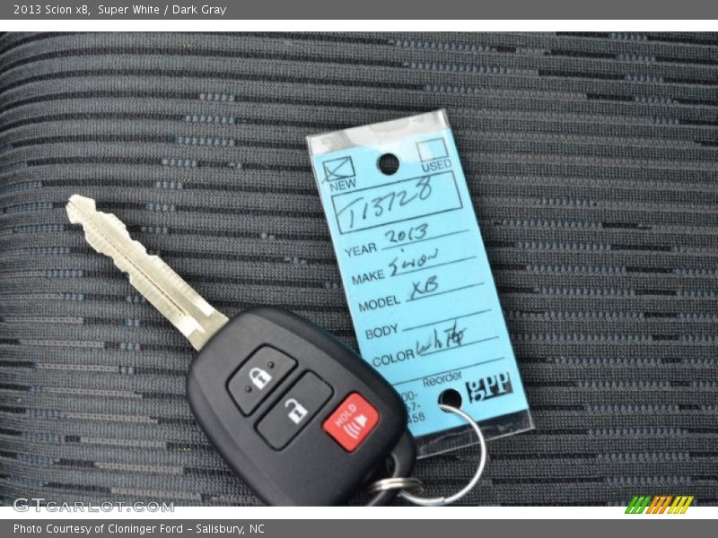Super White / Dark Gray 2013 Scion xB