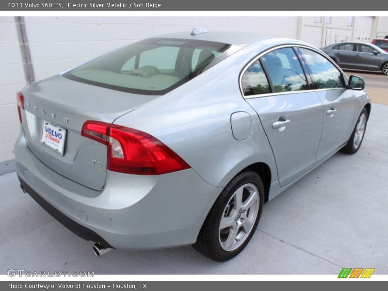 Electric Silver Metallic / Soft Beige 2013 Volvo S60 T5