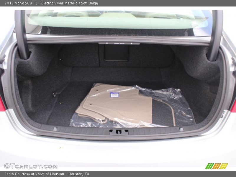 Electric Silver Metallic / Soft Beige 2013 Volvo S60 T5