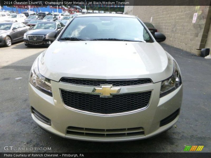 Champagne Silver Metallic / Jet Black/Medium Titanium 2014 Chevrolet Cruze LS