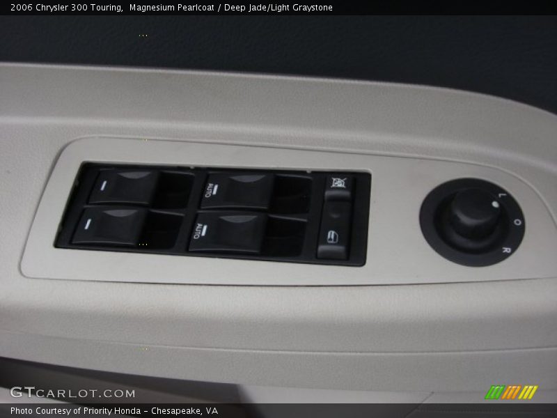 Magnesium Pearlcoat / Deep Jade/Light Graystone 2006 Chrysler 300 Touring