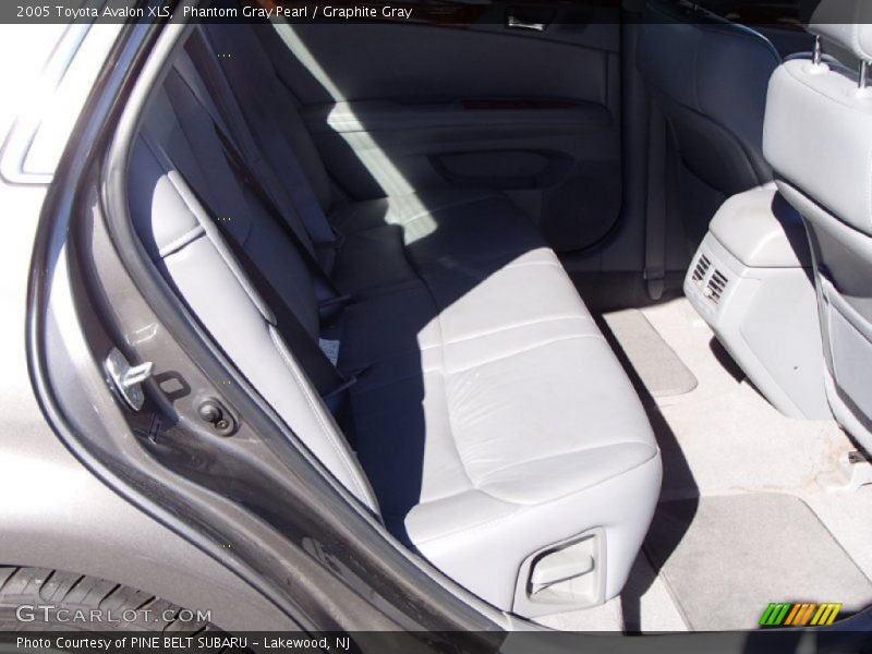Phantom Gray Pearl / Graphite Gray 2005 Toyota Avalon XLS