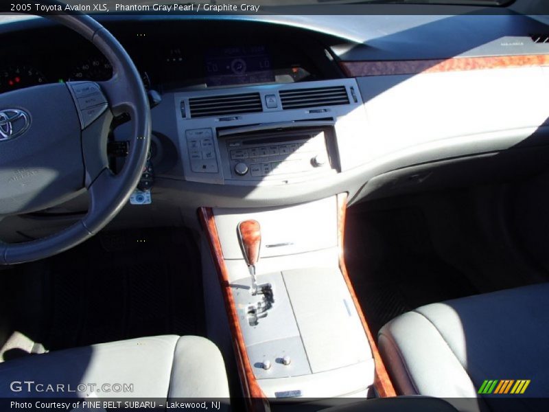 Phantom Gray Pearl / Graphite Gray 2005 Toyota Avalon XLS