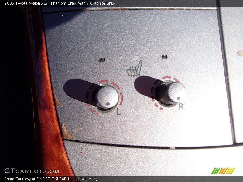 Phantom Gray Pearl / Graphite Gray 2005 Toyota Avalon XLS