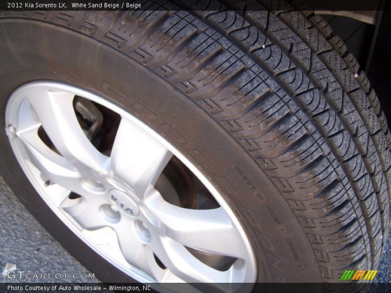 White Sand Beige / Beige 2012 Kia Sorento LX