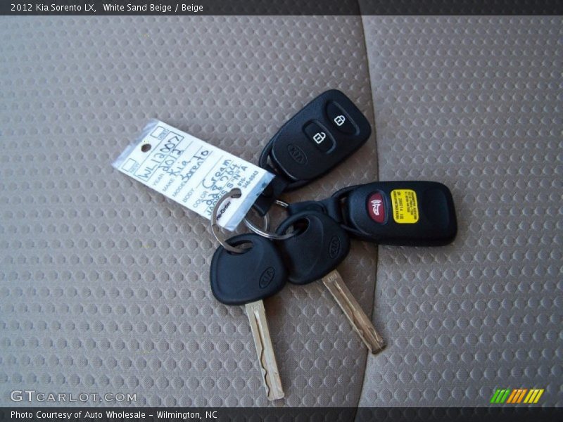 White Sand Beige / Beige 2012 Kia Sorento LX