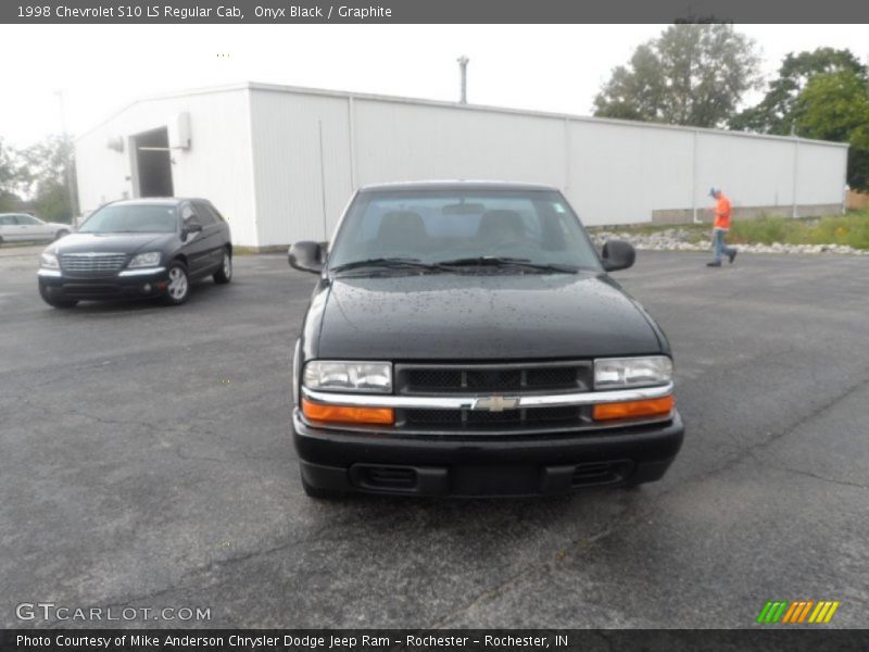 Onyx Black / Graphite 1998 Chevrolet S10 LS Regular Cab