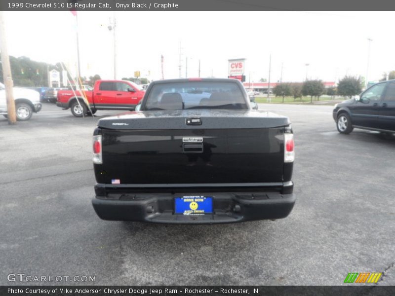 Onyx Black / Graphite 1998 Chevrolet S10 LS Regular Cab